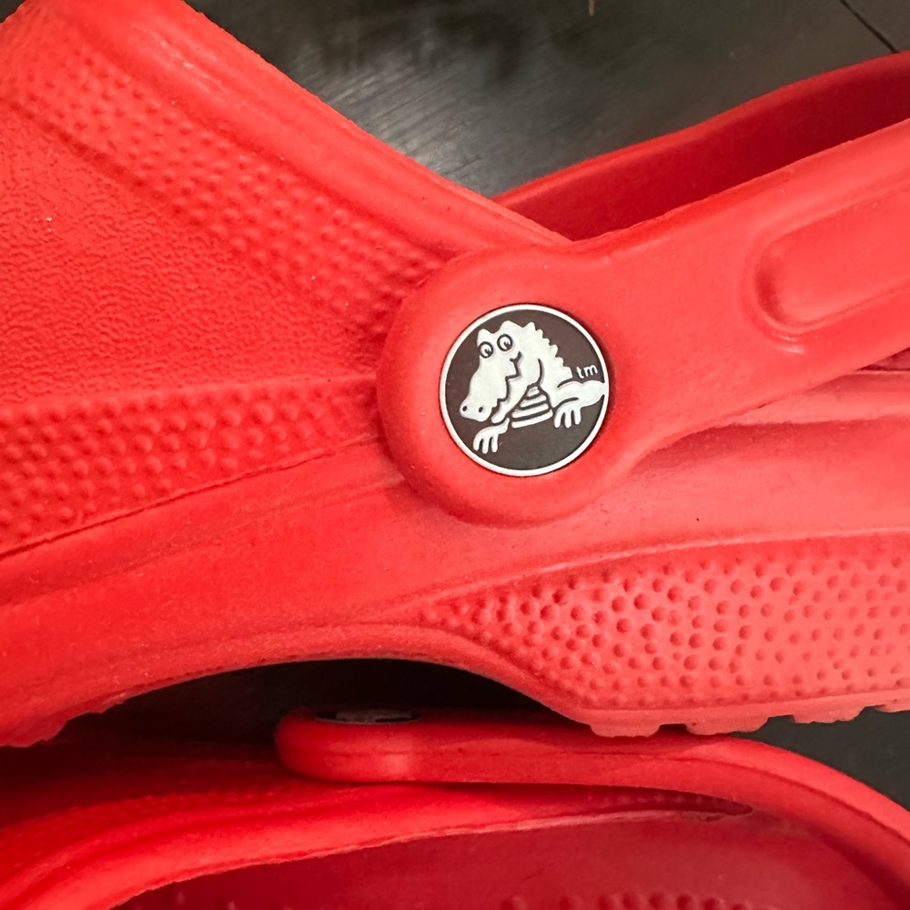 Red crocs - Picture 3 of 14